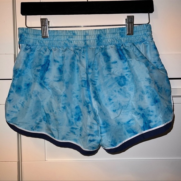 Bundle of Under Armour Shorts - Picture 3 of 6